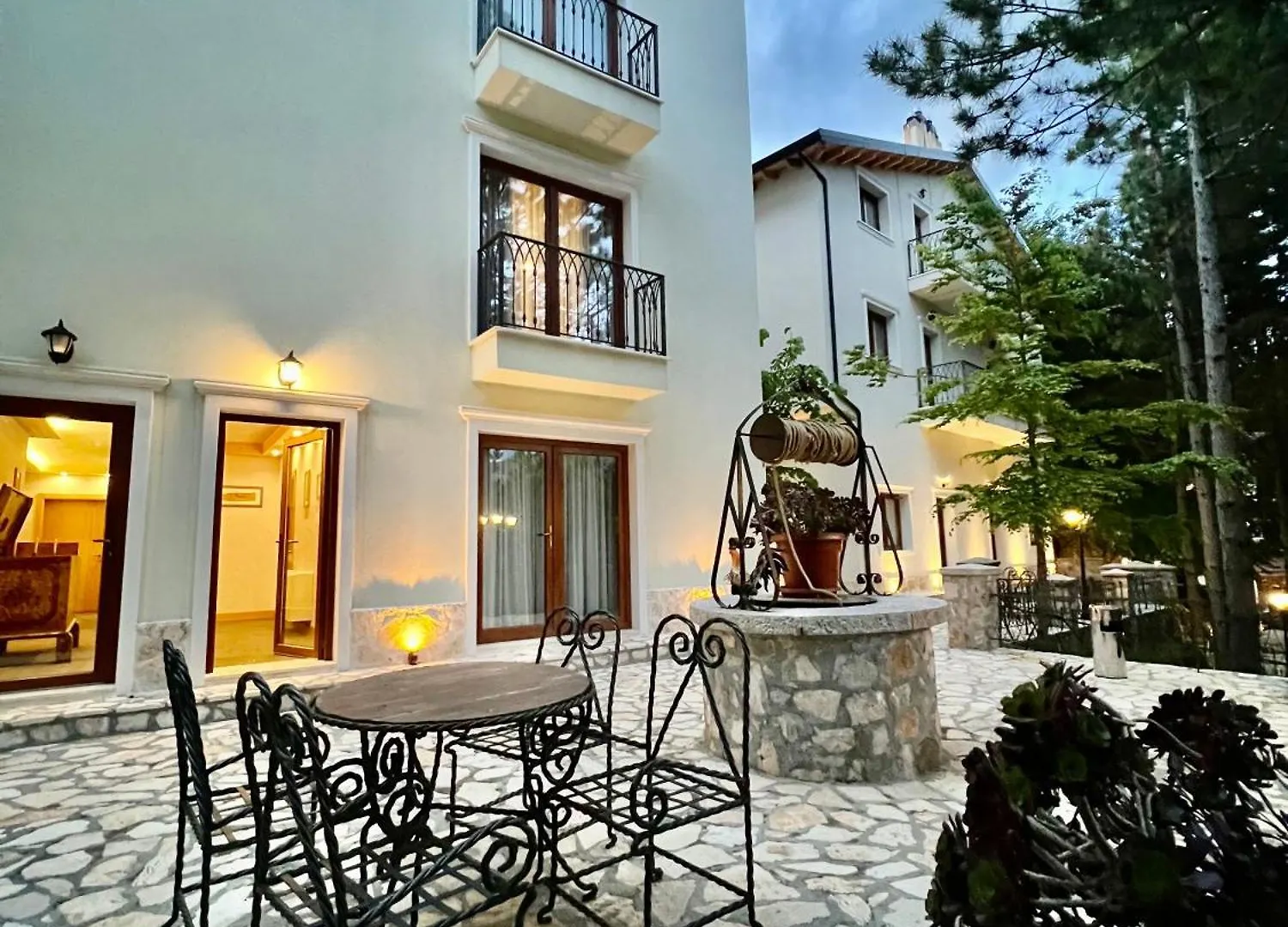 ***  Hotel Kulla E Arte Razem Albania