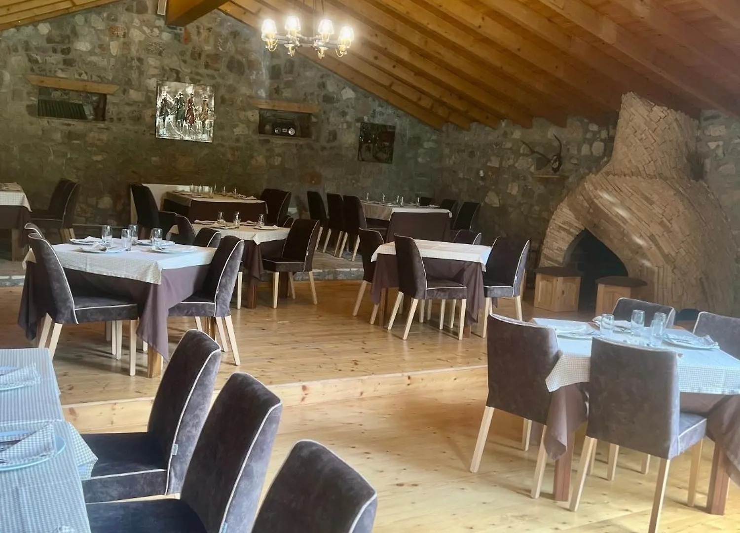 Hotel Kulla E Arte Razem